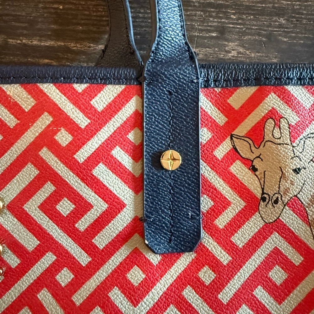 C Wonder Geometric Giraffe Tote Bag - Picture 6 of 10
